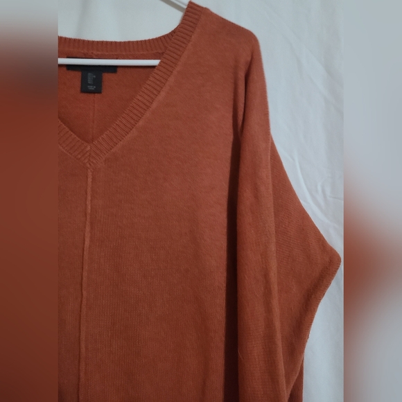 Tahari Women's Size Large Vee Neck Knit Pullover Sweater Think Caramelized! - Picture 5 of 9